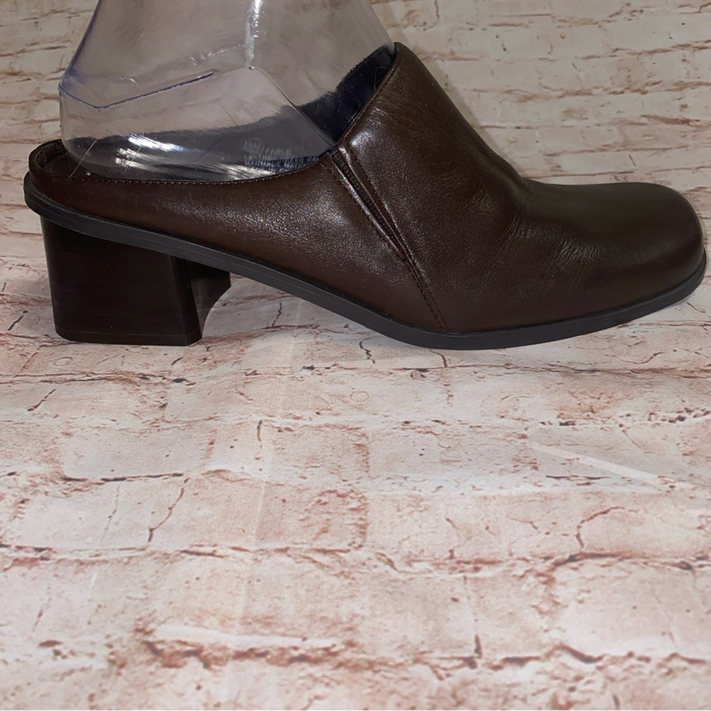 Sold - Picture 3 of 5